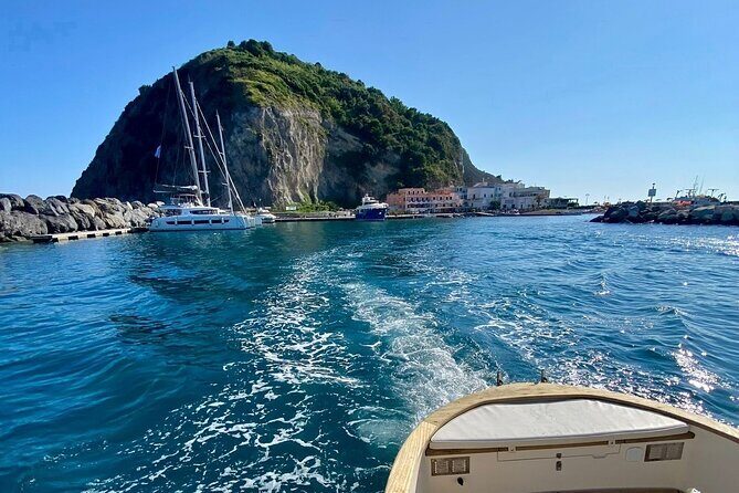 Private tour of the island of Ischia and/or Procida on Gozzo Apreamare - Detailed Itinerary Breakdown
