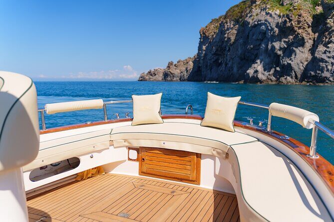 Private tour of the island of Ischia on a Fratelli Aprea gozzo - Key Points