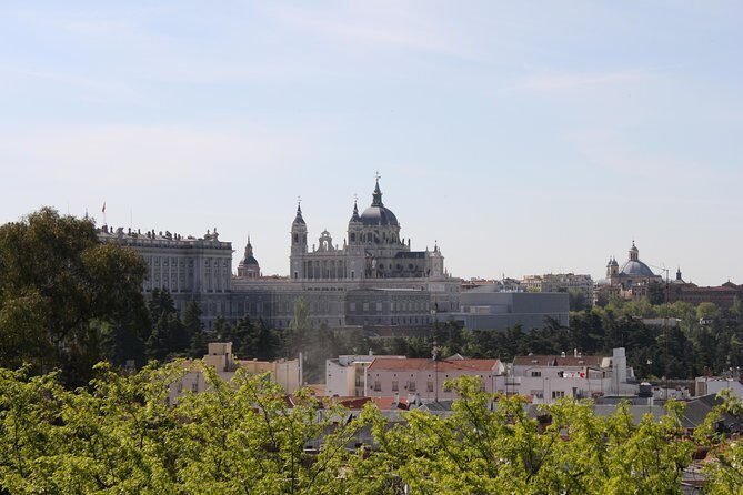 Private tour of the royal palace, private guide, fast entrance and pick up at the hotel. - The Sum Up