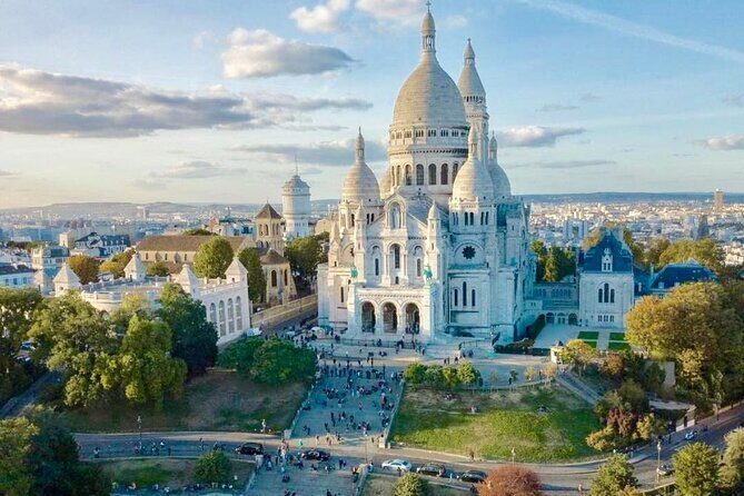 Private tour of various Monuments in Paris - A Closer Look at the Tour
