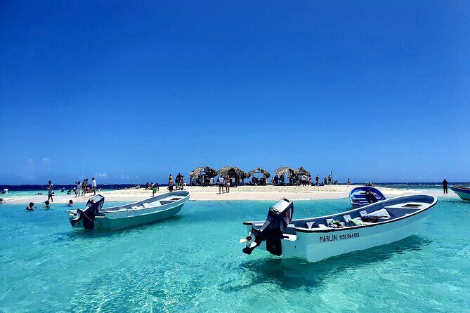 Private Tour Paradise Island & Manatee Sanctuary & Local Fish Bar - Key Points