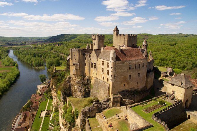 Private Tour : Prehistoric Cave and Castle by EXPLOREO SARLAT - The Sum Up