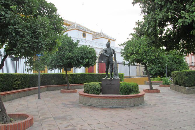 Private tour Royal Palace+Cathedral+Walk along the river+Triana neighbourhood - Exploring Seville: A Deep Dive Into the Private Tour
