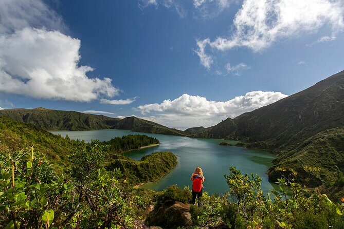 Private Tour: Sete Cidades, Lagoa do Fogo, Pineapple Plantation - Exploring São Miguel with a Private Guide: What to Expect
