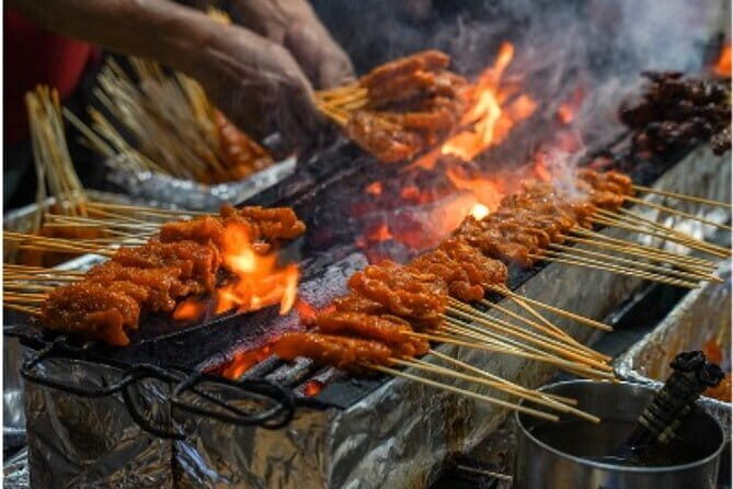 Private Tour Singapore Street Food & Night Tour - Authentic and Delicious Food: A Highlight