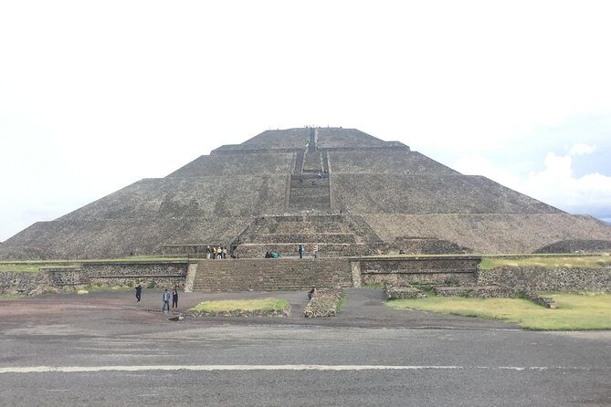Private Tour Teotihuacan Pyramids & Basilica of Guadalupe - A Closer Look at the Experience