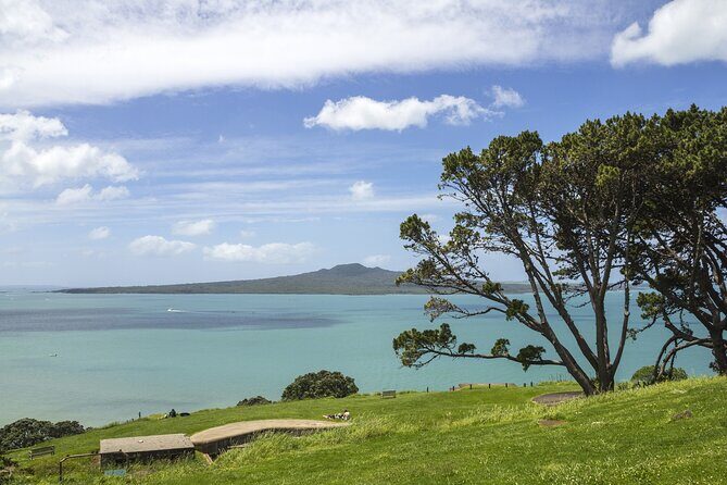 Private Tour The Cascading Dark View Falls and Beach Experience - Discovering the Towns and Their Stories