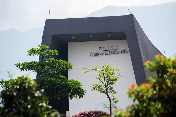 Private tour: The Escobar Years and Medellin's Social Transformation - A Deep Dive into the Tour Itself