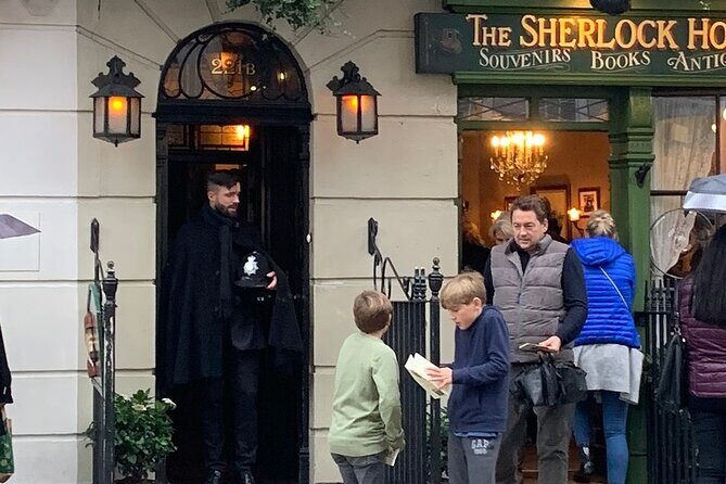 Private Tour: The London of Shakespeare, the Beatles, James Bond and Sherlock Holmes by Traditional Black Cab - What Sets This Tour Apart