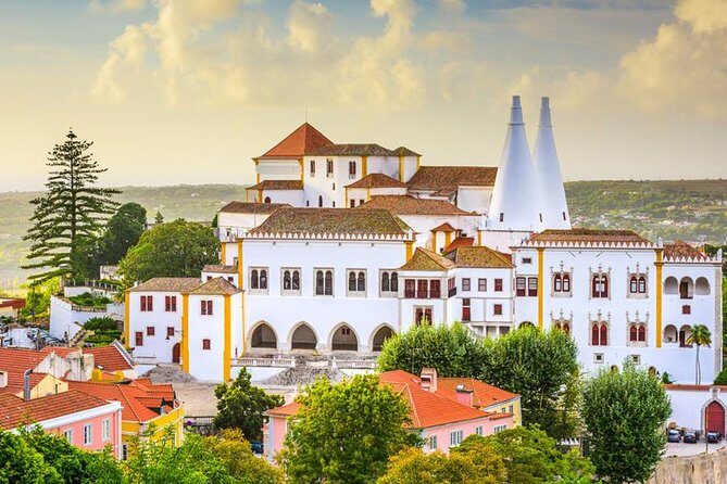 Private Tour: The Mystical, Magical, Medieval Town of Sintra with tickets and lunch - Exploring Sintra: The Enchanting Highlights