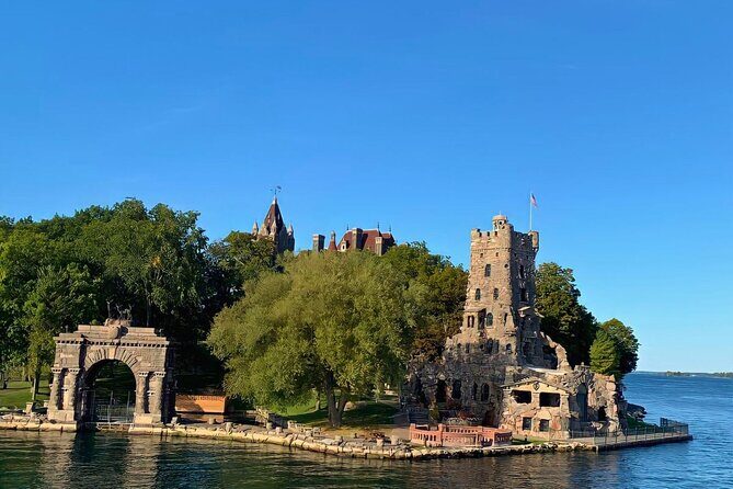 Private Tour to 1000 Islands from Toronto with Castle Boat Cruise - FAQs