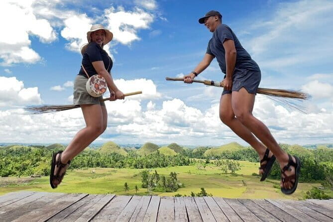 Private Tour to Chocolate Hills, Tarsiers, & River Lunch in Bohol - Exploring Bohol: What to Expect from the Tour