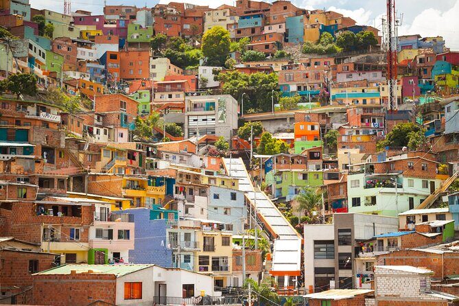 Private Tour to Explore Comuna 13 with transportation - FAQ