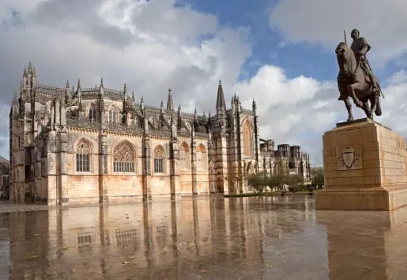 Private Tour to Fátima, Batalha, Nazaré, and Óbidos (10 hours) - Key Points
