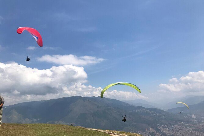 Private Tour to Guatapé, El Peñol + Paragliding from Medellín!! - The Guide to Your Guatapé and Paragliding Adventure