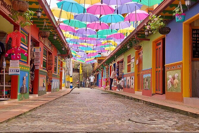 Private Tour To Guatape From Medellin - Exploring Guatapé: A Full Breakdown