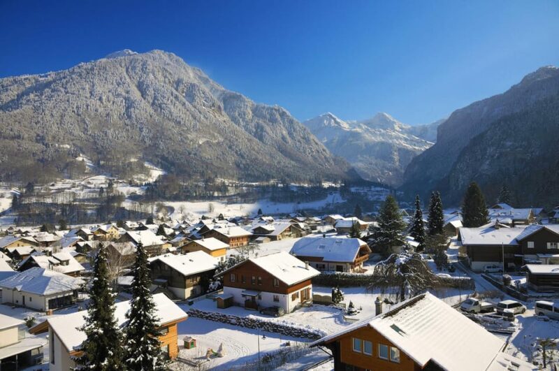 Private tour to Interlaken from Zurich - Lauterbrunnen: The Waterfall Valley
