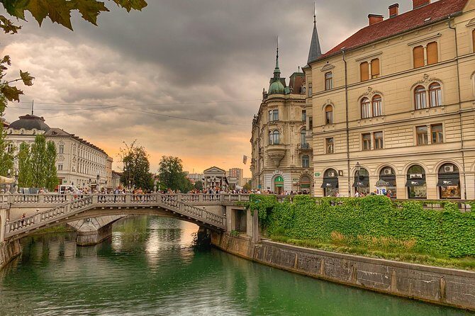 Private tour to Ljubljana, Postojna Cave & Predjama castle from Zagreb - Transportation & Comfort