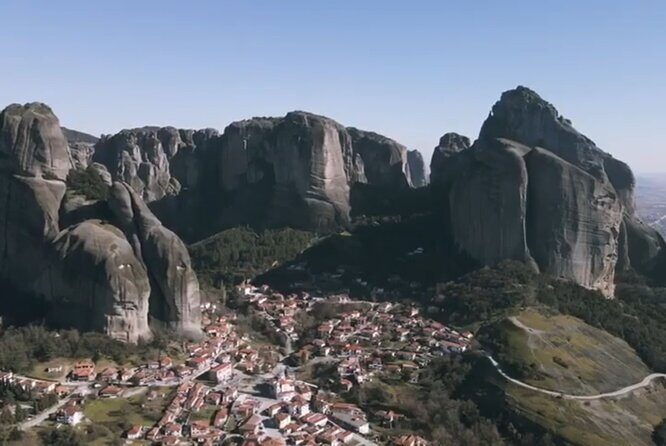 Private tour to Meteora with a Pickup - A Closer Look at the Meteora Private Tour
