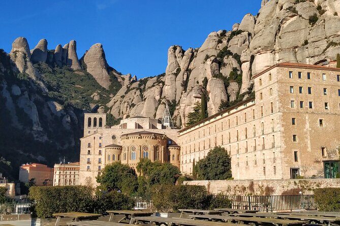 Private Tour to Montserrat with a specialized local guide - Key Points
