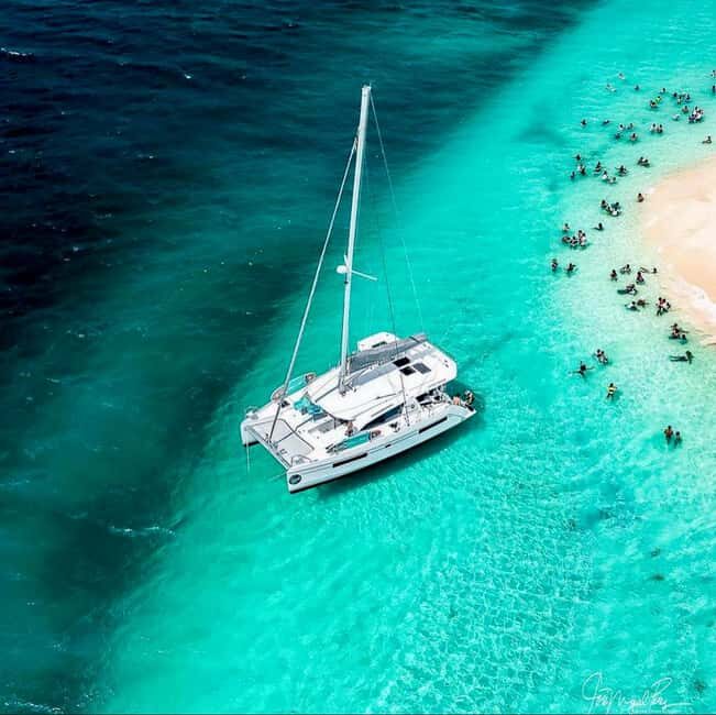 Private Tour to Samaná from Santo Domingo: Salto El Limón and Cayo Levantado - Exploring Samaná in Comfort: A Private Day Tour from Santo Domingo