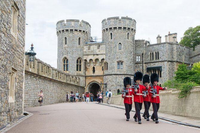 Private Tour to Stonehenge and Windsor Castle - Deep Dive: What to Expect on the Day