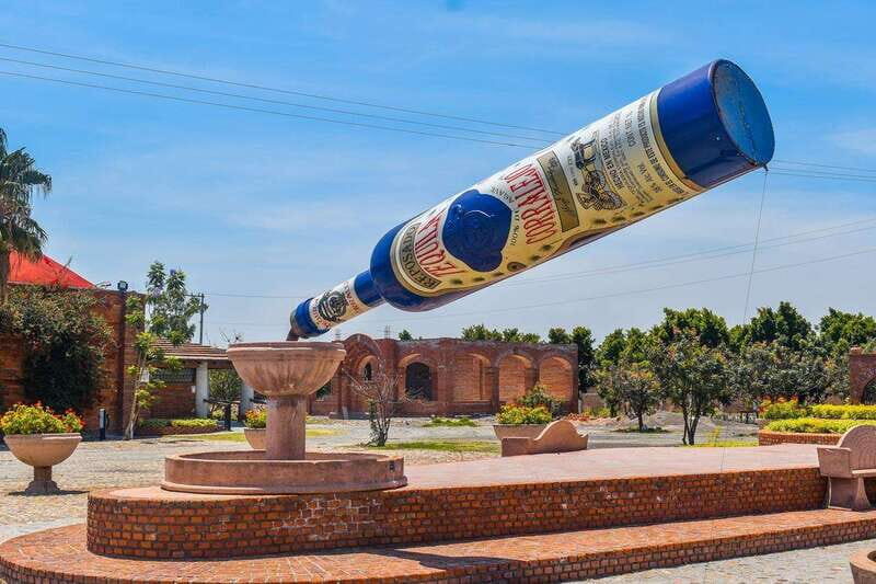 Private Tour to Tequilera Corralejo and Piramides Zone - Key Points