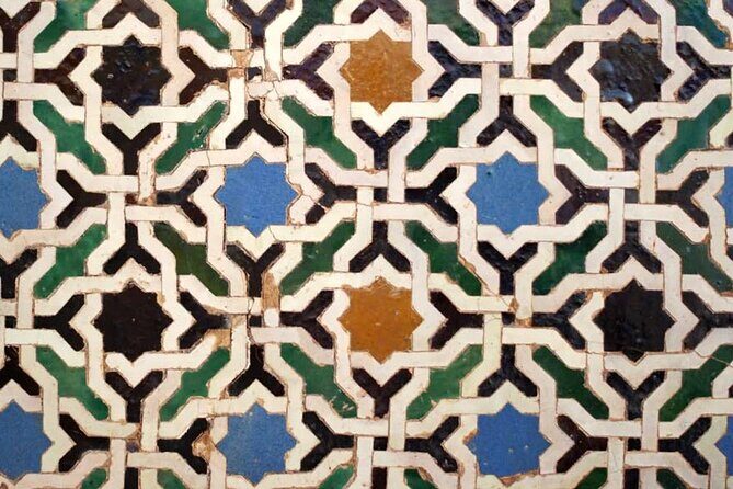 Private Tour to The Alhambra and Generalife From Malaga - The Complete Experience: What to Expect on This Tour