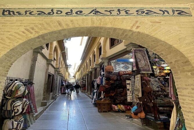 Private Tour to The Alhambra and Generalife From Malaga - FAQs