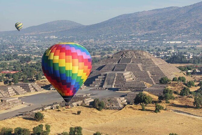 Private Tour to the Pyramids of Teotihuacán from CDMX from 1 to 4 people - The Sum Up
