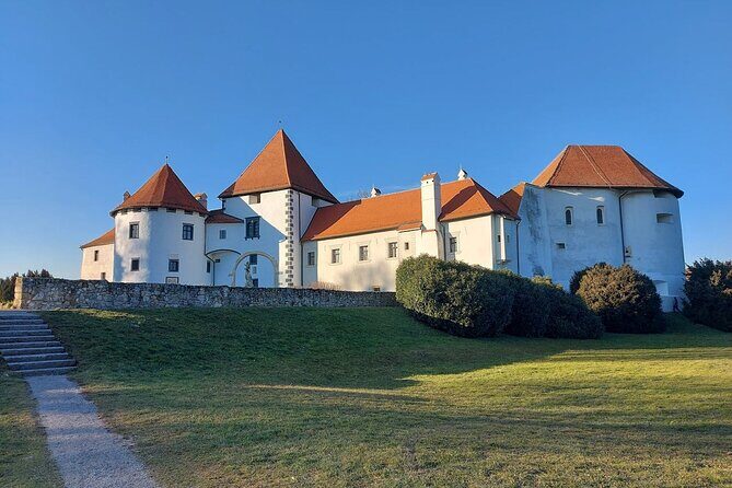 Private Tour to Trakoscan Castle and Varazdin from Zagreb - Key Points