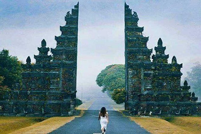 Private Tour: Ulun Danu Temple-Handara Gate-Wana Giri Hill&Tanah Lot Sunset - An In-Depth Look at the Bali Highlights