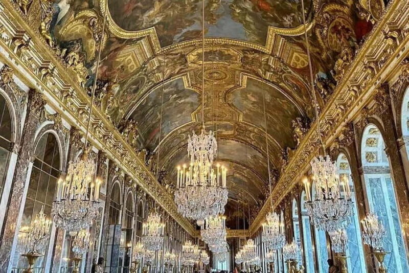 Private Tour : Versailles & Giverny from Paris - A Day of Royal Grandeur and Artistic Inspiration