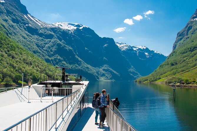 Private tour - Viking Village, Nærøyfjord Cruise and Flåm Railway - Authentic Experiences, Expert Guides, and Scenic Marvels