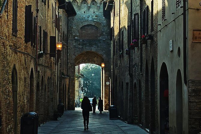 PRIVATE TOUR: Volterra & San Gimignano with Lunch & Wine Tasting Experience - Who Is This Tour Best For?