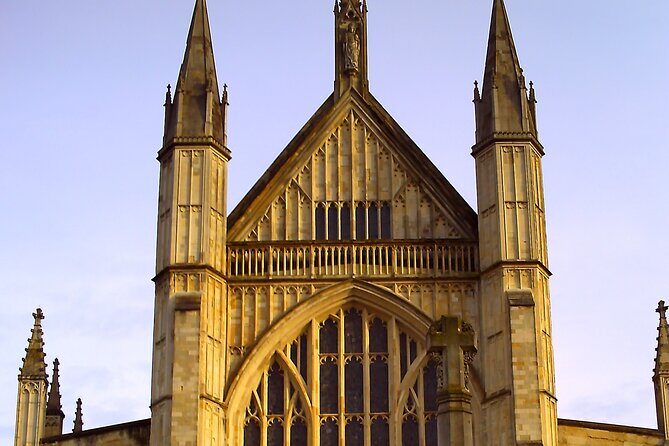 Private Tour Winchester - Experience Winchester in Depth with a Private Historian