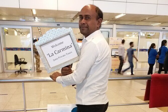 Private Train Station Transfer :- From Jaipur Train Station to Hotel - Why This Transfer Offers Great Value