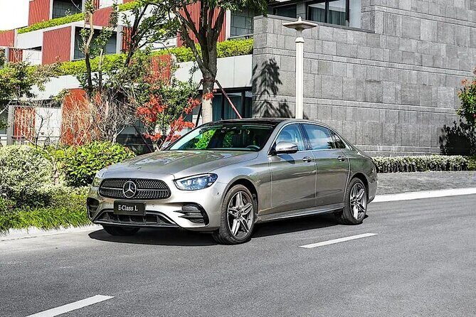 Private Transfer Adelaide Airport ADL to Adelaide City & Port - Luggage and Group Size