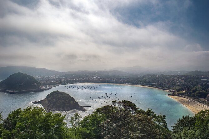 Private transfer: Barcelona to San Sebastian, 2h Stop in Pamplona - Transportation and Service Quality