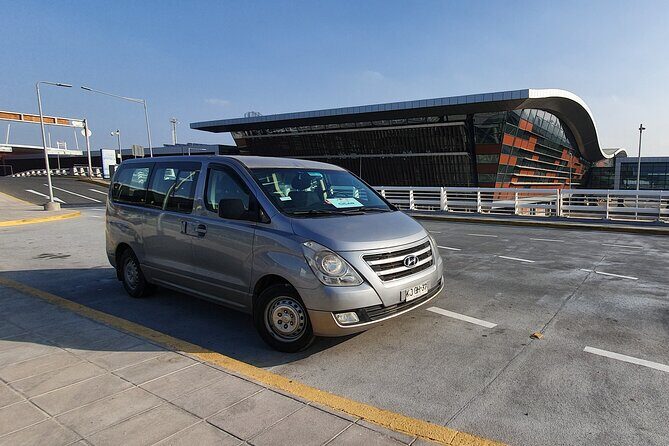Private Transfer between Santiago and the Airport - Key Points
