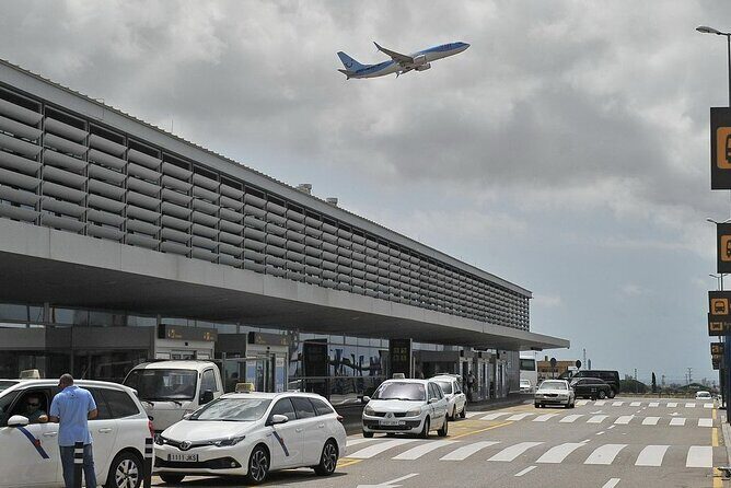 Private Transfer from Airport Reus to Lloret de Mar - A Flawless Start: Private Transfer from Reus Airport to Lloret de Mar