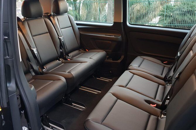 Private Transfer from Barcelona City Centre to Barcelona Cruise Terminal - Who Should Consider This Service?