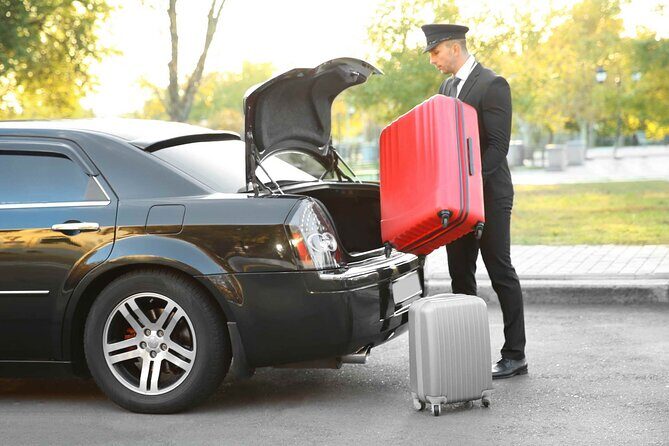 Private Transfer from Barcelona hotels to Barcelona Cruise Port - FAQs