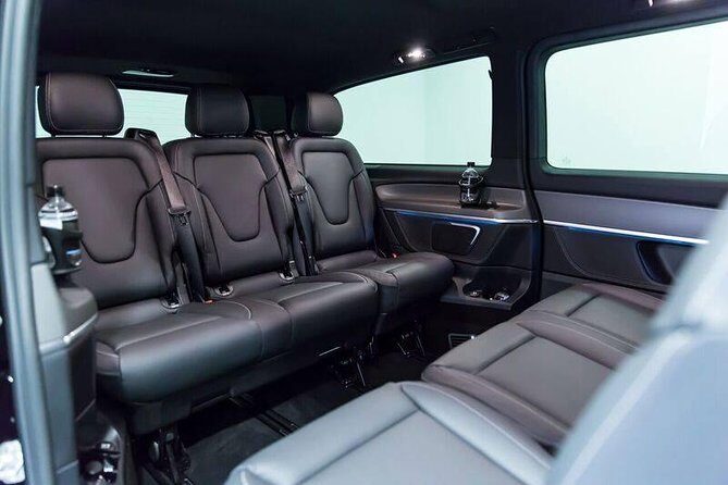 Private transfer from BRU Airport to Bruges with Mercedes V class 7 pax - Key Points