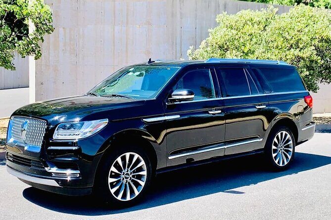 Private Transfer from Dallas Airport DFW to Dallas in Luxury SUV - Comfortable, Private Travel from Dallas Airport DFW to Downtown Dallas in Style