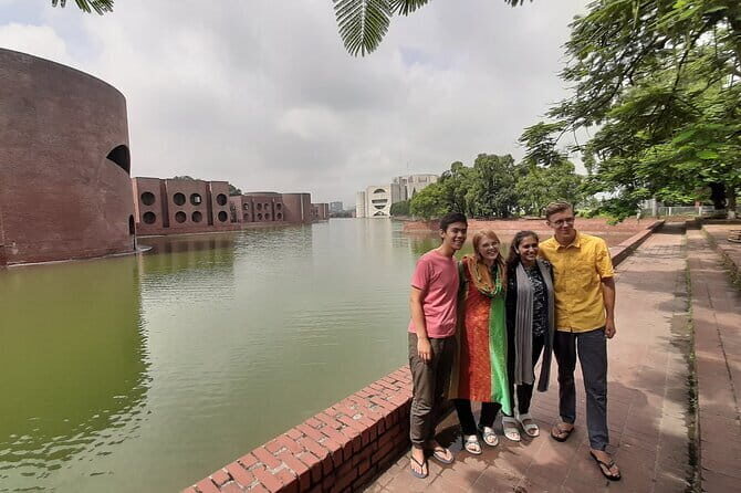 Private Transfer from Dhaka Airport to Hotels - A Detailed Look at the Private Transfer Experience in Dhaka