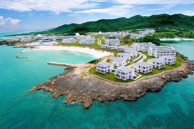 Private Transfer from Falmouth to Jamaica (MBJ) Airport - An In-Depth Look at the Private Transfer Experience