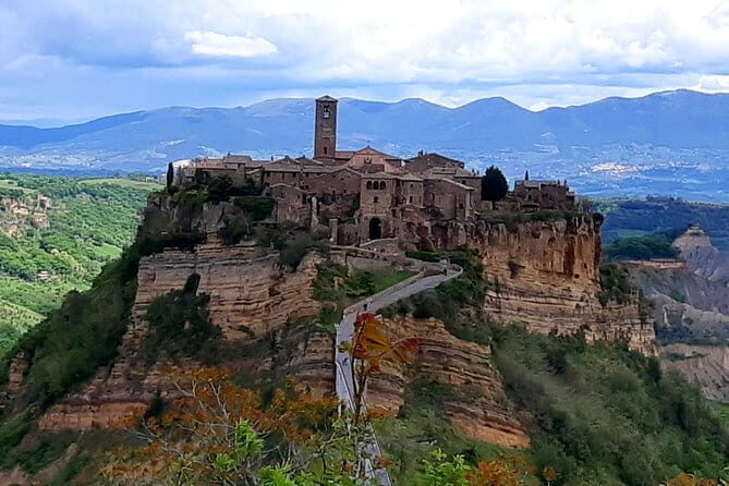 PRIVATE TRANSFER from Florence to Rome with stops in Orvieto & Civita Bagnoregio - Key Points