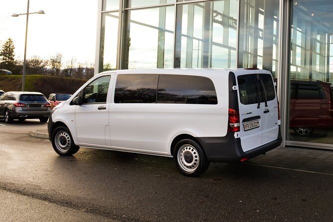 Private transfer from Gstaad Saanen to Geneva Airport - A Detailed Look at the Gstaad to Geneva Airport Transfer