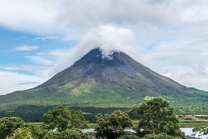 Private Transfer from La Fortuna to Liberia Intl Airport LIR area - Frequently Asked Questions